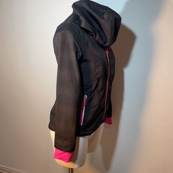 Snozu Girls Black Soft Shell fleece Lined Long Sleeve Hooded Jacket Size 14/16 L - Picture 3 of 16